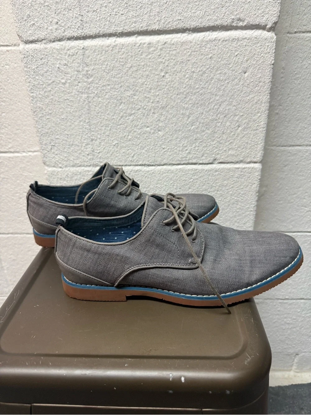 Call It Spring Men's Gray Chukka Lace-Up Shoes with Blue Trim